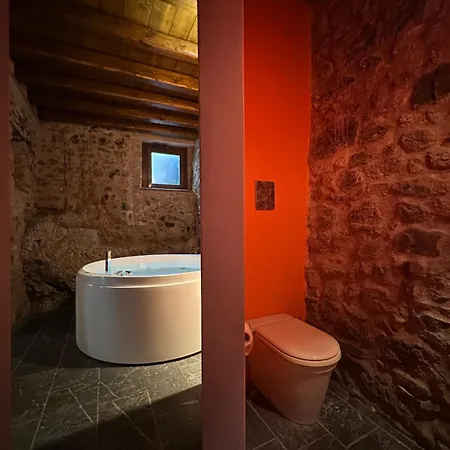 Stone Jacuzzi House Gratteri