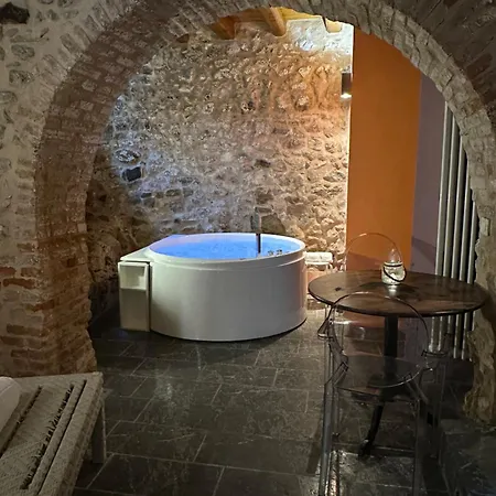 Stone Jacuzzi House * Gratteri