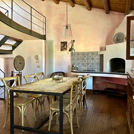 Nyaraló Stone Jacuzzi House *