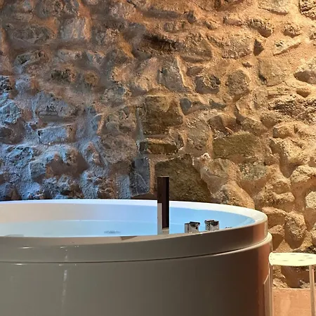 Stone Jacuzzi House *